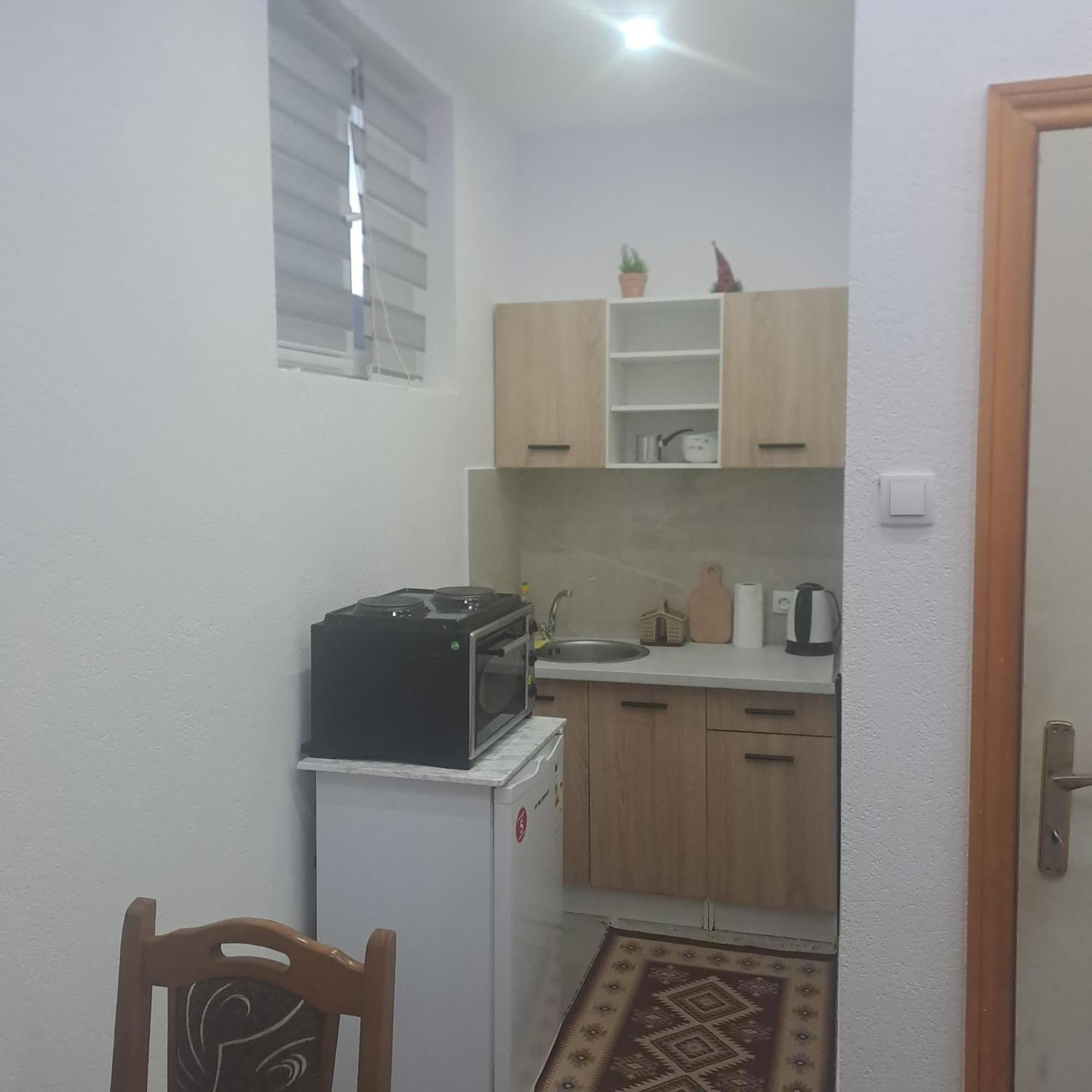 Apartmani Kosjerina トレビニエ エクステリア 写真